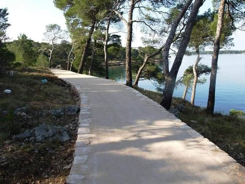 Apartments Bilo Near พรีมอชเตน ภายนอก รูปภาพ